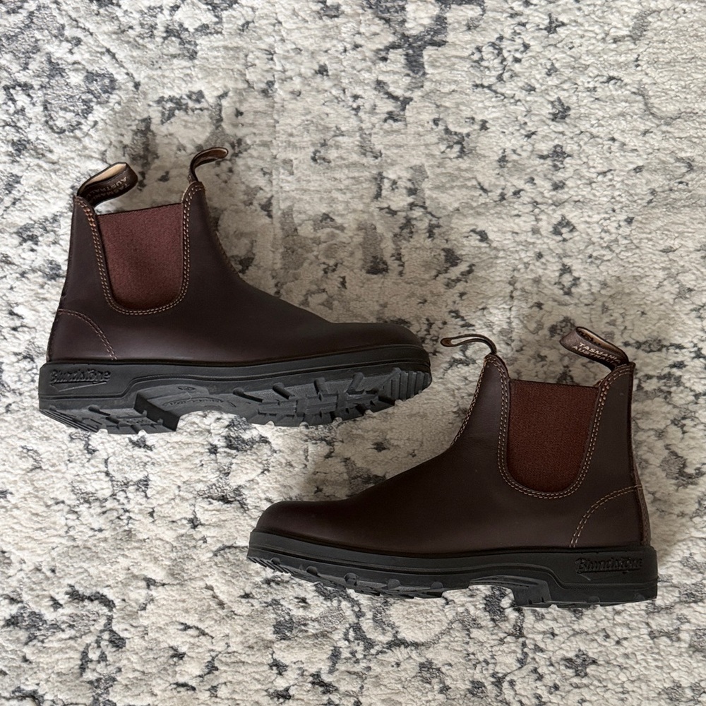 Blundstone 550 Classic Chelsea Boots - Picture 4 of 5